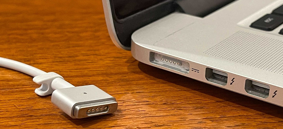 شارژرهای مکبوک پرو | راهنمای انتخاب بهترین گزینه برای شما 2 شارژرهای مکبوک پرو | راهنمای انتخاب بهترین گزینه برای شما