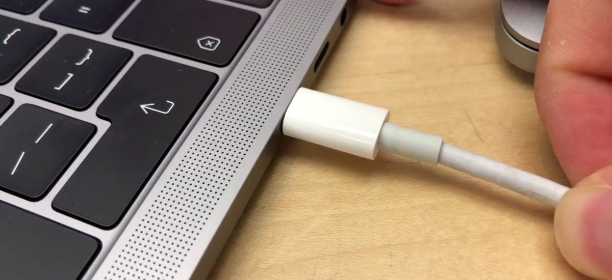 علت خرابی پورت USB-C مکبوک | راهنمای کامل عیبیابی 2 علت خرابی پورت USB-C مکبوک | راهنمای کامل عیبیابی