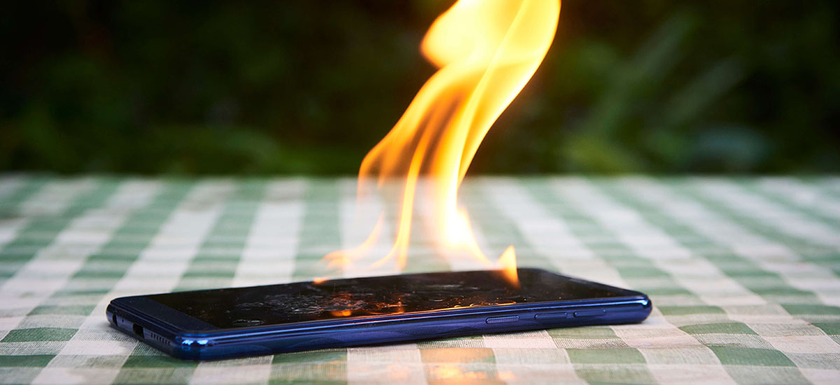 علت داغ شدن گوشی هنگام شارژ | آنچه باید بدانید 2 علت داغ شدن گوشی هنگام شارژ | آنچه باید بدانید