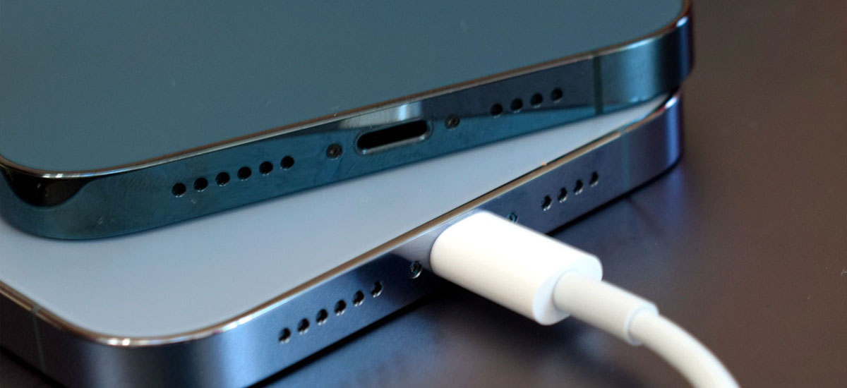 بهترین شارژرهای USB-C اپل 2025 | راهنمای خرید و ویژگیها 8 بهترین شارژرهای USB-C اپل 2025 | راهنمای خرید و ویژگیها