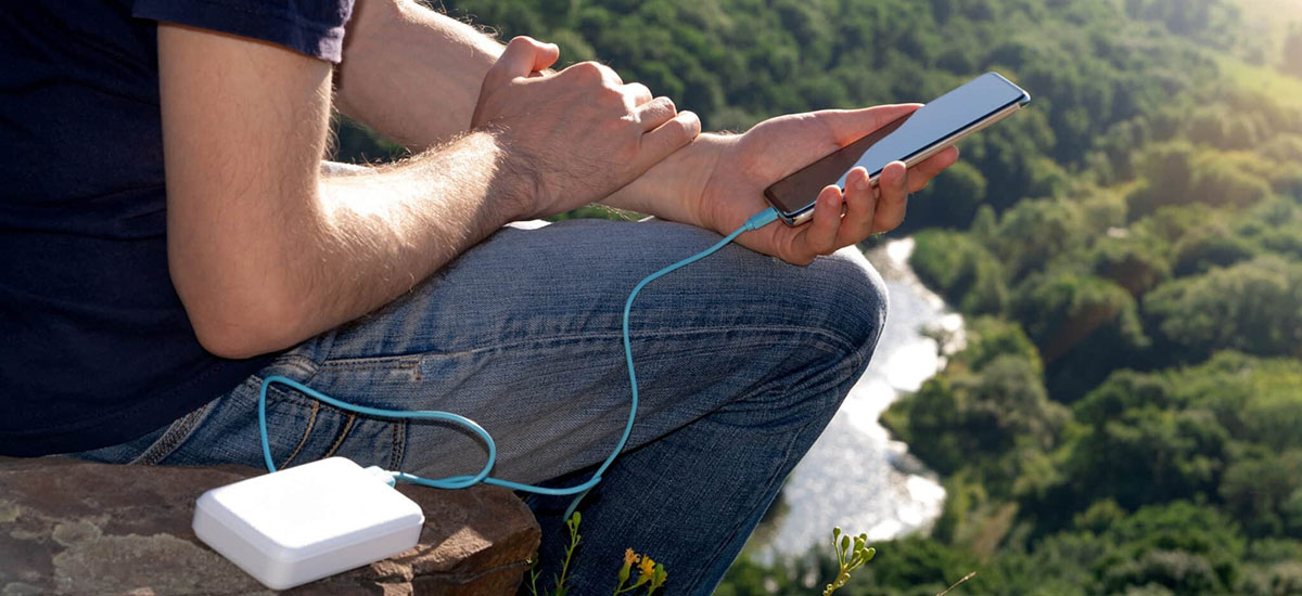 پاوربانک کوهنوردی | ۵ مدل برتر برای مسیرهای سخت 7 پاوربانک کوهنوردی | ۵ مدل برتر برای مسیرهای سخت