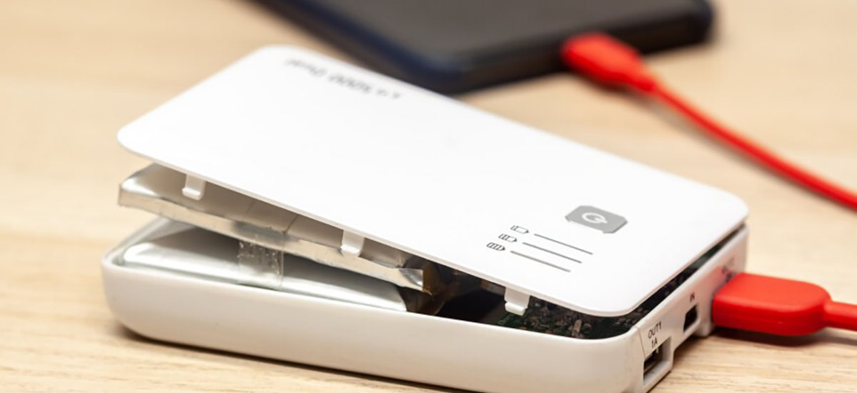 پاوربانک باد کرده | دلایل، خطرات و راهکارهای ایمن 3 پاوربانک باد کرده | دلایل، خطرات و راهکارهای ایمن